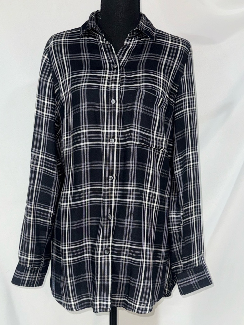 Old Navy Black and White Plaid Button-Down Shirt - Casual Long Sleeve